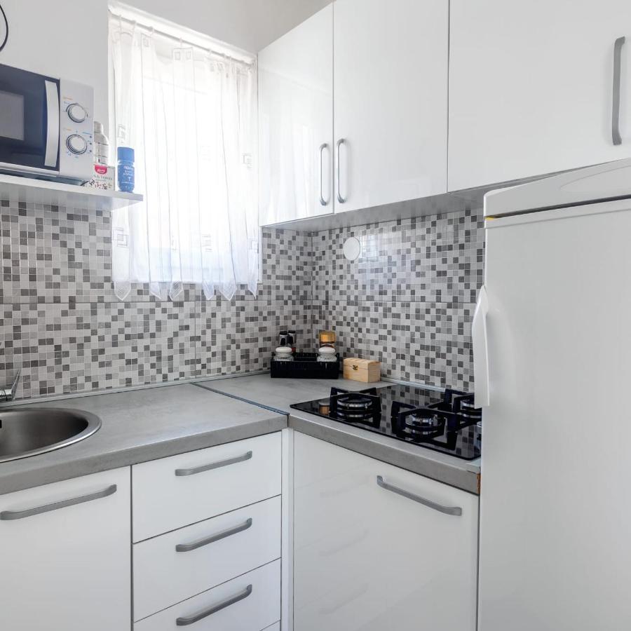 Holiday House Iva Слатине Экстерьер фото