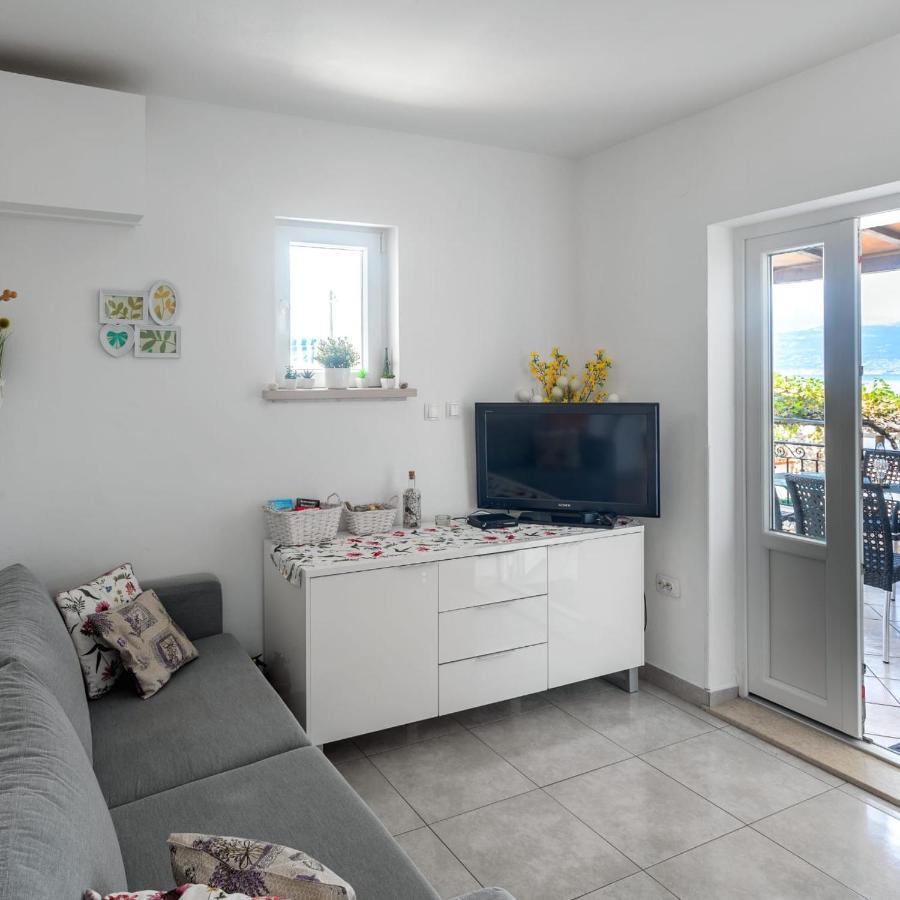 Holiday House Iva Слатине Экстерьер фото