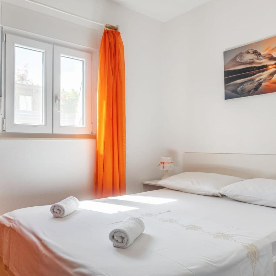 Holiday House Iva Слатине Экстерьер фото